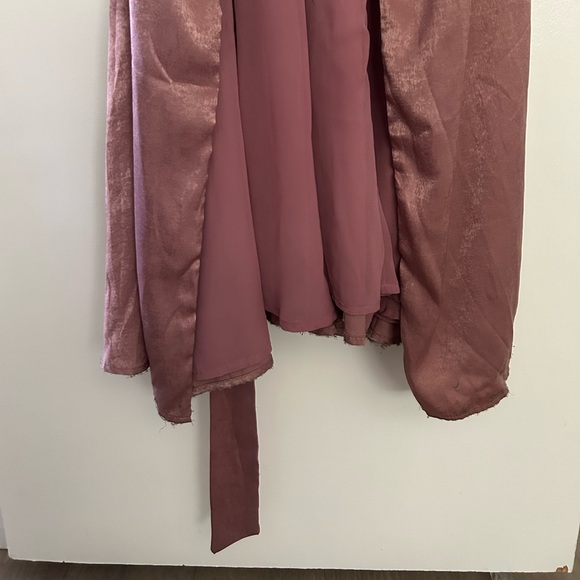 Lulu’s Mauve, long satin align dress - Picture 16 of 16